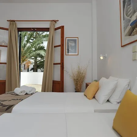 Aparthotel Rallis Naousa (Paros)