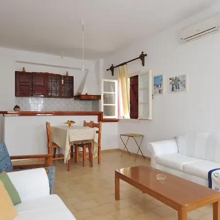 Rallis Naousa (Paros)