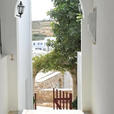 Rallis Aparthotel Naousa (Paros)