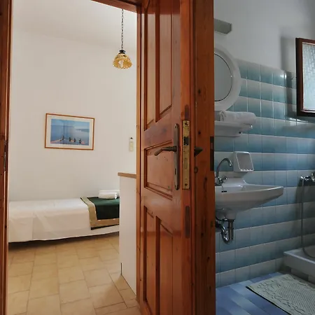 Rallis 3* Naousa (Paros)