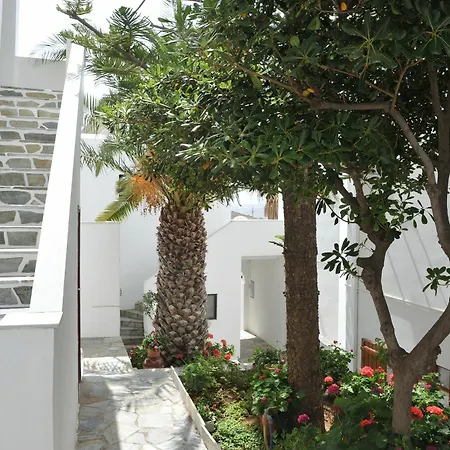 Aparthotel Rallis Naousa (Paros)