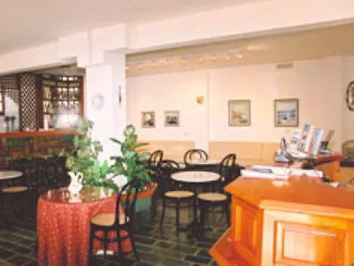Rallis 3* Naousa (Paros)